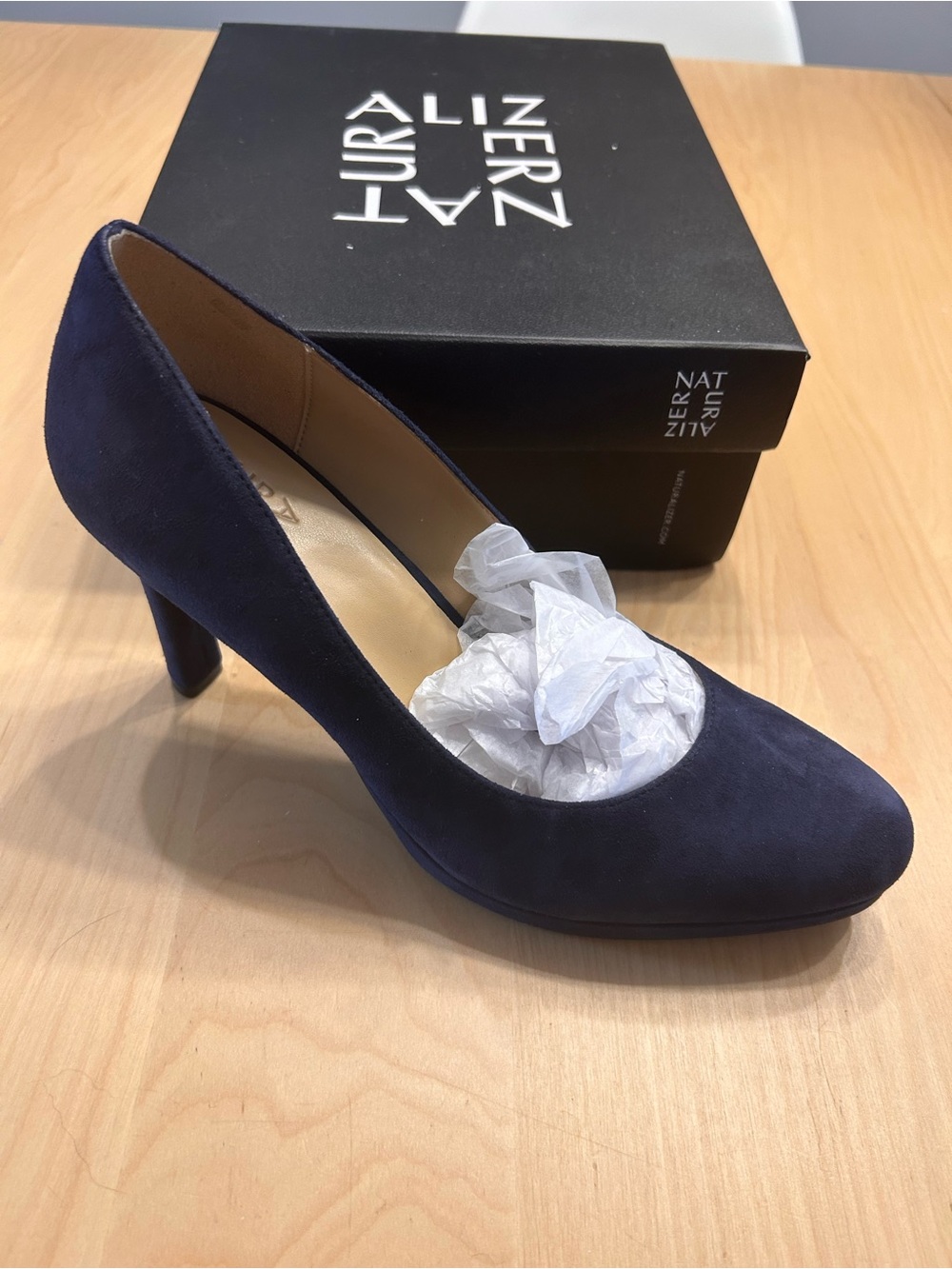Naturalizer Navy Suede Mid-Heel Pump